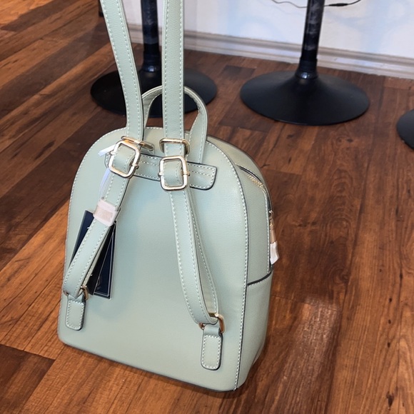 Backpack - Picture 3 of 6